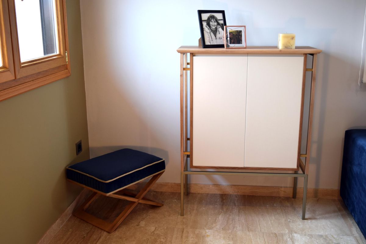 REF. 0178 RECIBIDOR ATENEA Nº 2 100X37X90